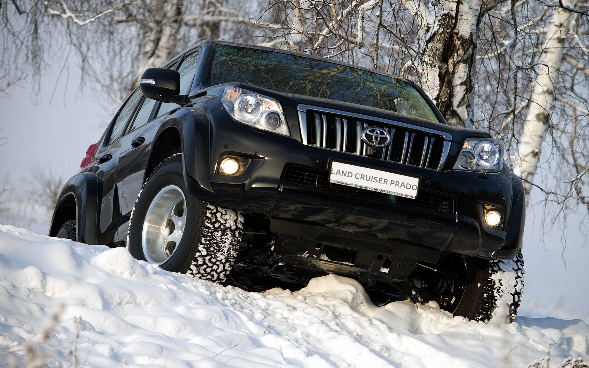 Toyota Land Cruiser Prado en nieve